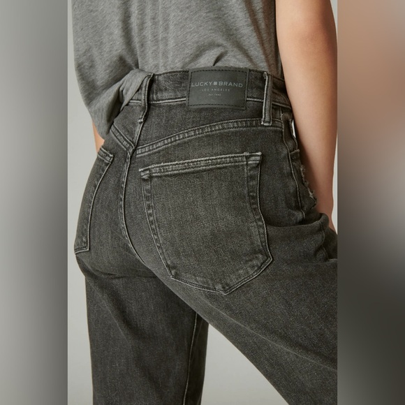 NWT Lucky Brand High Rise Drew Mom Jeans Distressed Casual Denim Cuffed Straight - Picture 6 of 16